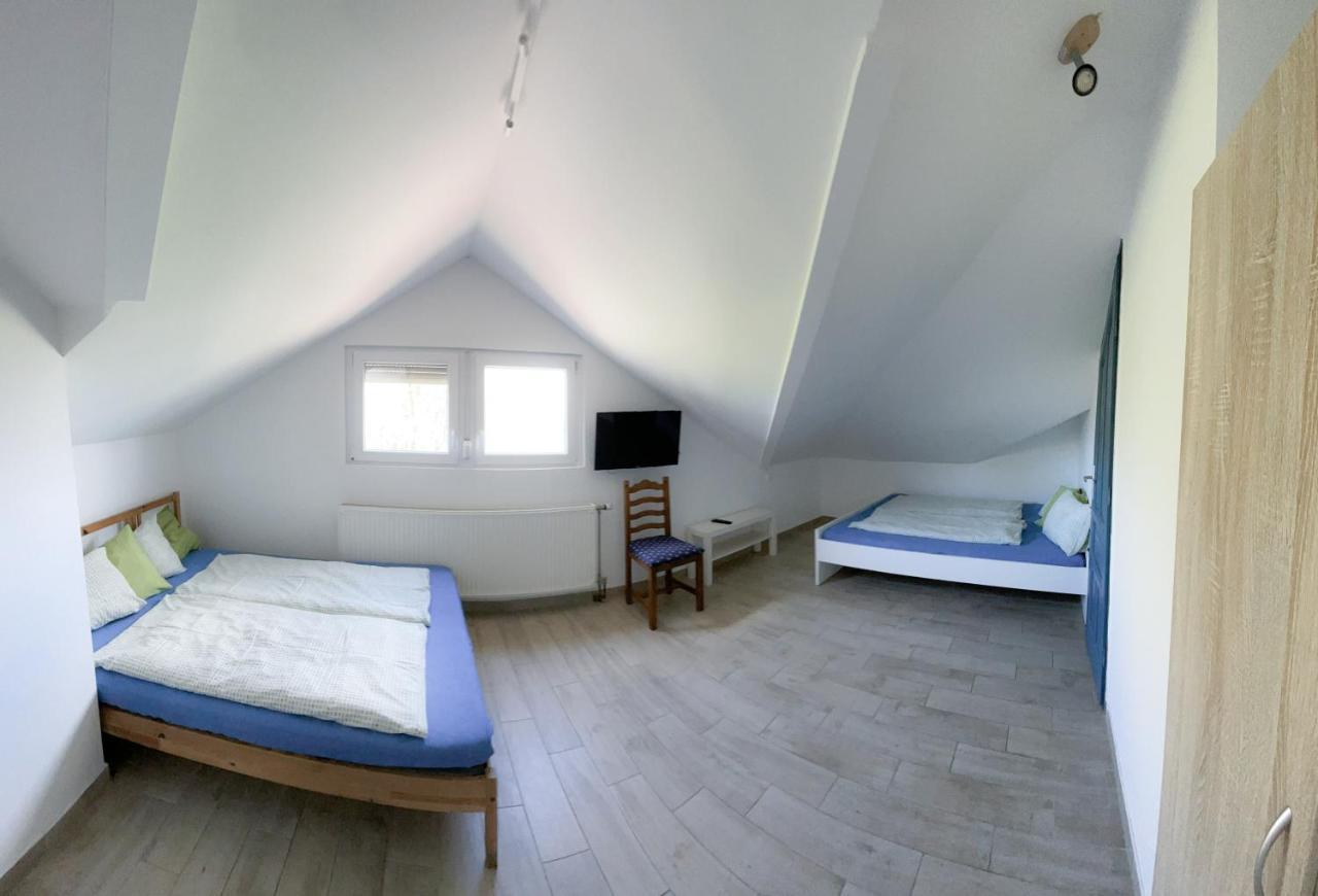 Pelso Apartman Zamardi Luaran gambar